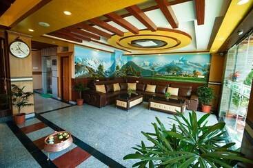 هتل Satkar Pvt Ltd
