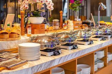 هتل The 1o1 Jakarta Airport Cbc