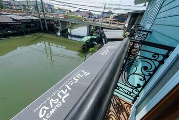 استراحتگاه Roomquest Rimrabeang At Amphawa