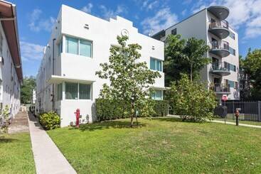 West Deco