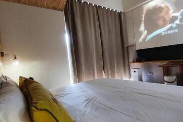 هاستل 棚棚屋室內帳篷民宿inn