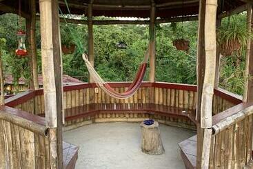 تختخواب و صبحانه Can Jam Retreat