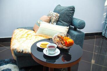 تختخواب و صبحانه Mina Chai House Bnb