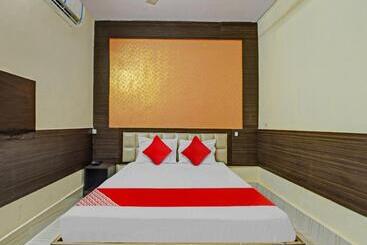 هتل Flagship 83600 Raman Palace