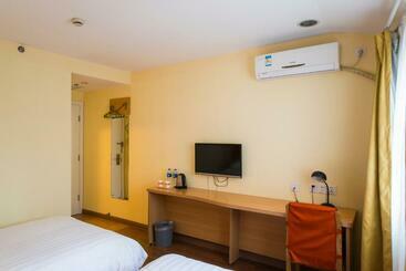 هتل Home Inn Shijiazhuang Tiyu Street Medical University