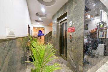 هتل Grand Villas Near Delhi Igi Airport