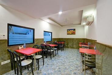 هتل Grand Villas Near Delhi Igi Airport