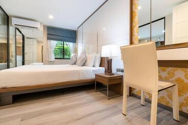 آپارتمانهای توریستها Nayang Beach Brand New Executive Luxury Condo