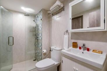 Nayang Beach Brand New Executive Luxury Condo