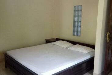 پانسیون Mimba Private House