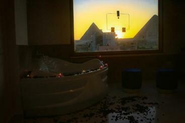 پانسیون Pyramids Homeland