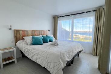 Puerto Velero Primera Línea Primer Piso Con Jardín, Piscina Y Playa! 2pax