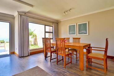 Sea Cliff Condo