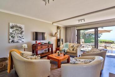 Sea Cliff Condo