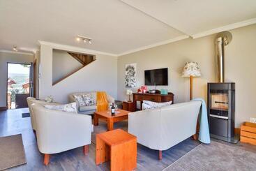Sea Cliff Condo