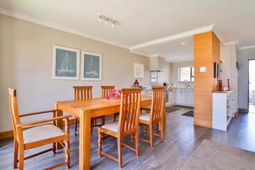 Sea Cliff Condo
