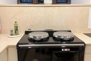 The Horners   Log Burner, Cheshire Village, Parking, Walks, Aga, Dogs