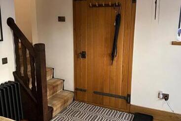 The Horners   Log Burner, Cheshire Village, Parking, Walks, Aga, Dogs