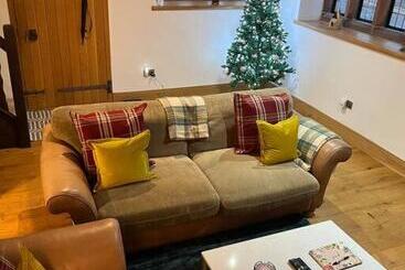 The Horners   Log Burner, Cheshire Village, Parking, Walks, Aga, Dogs