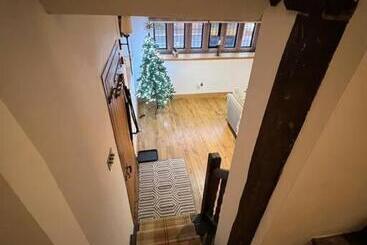 The Horners   Log Burner, Cheshire Village, Parking, Walks, Aga, Dogs