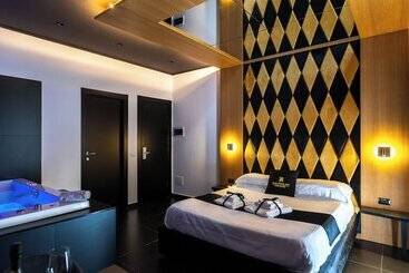 تختخواب و صبحانه Maximum Hub Suite&spa