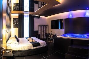 تختخواب و صبحانه Maximum Hub Suite&spa