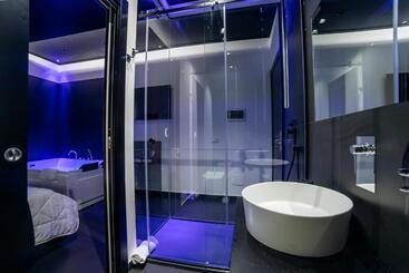 تختخواب و صبحانه Maximum Hub Suite&spa