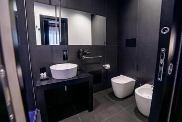 تختخواب و صبحانه Maximum Hub Suite&spa