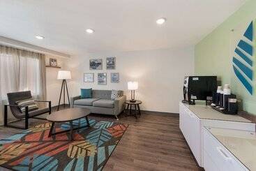 هتل Woodspring Suites Dayton North