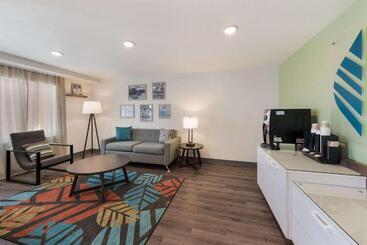 هتل Woodspring Suites Dayton North