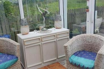 Pet Friendly Immaculate 2 Bed Cottage In Listowel