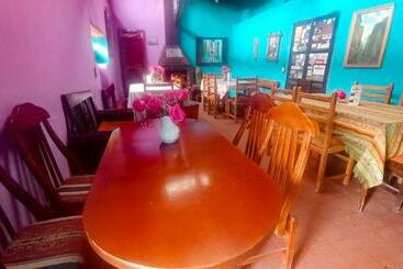 پانسیون Casa Aida Hostal Y Restaurante