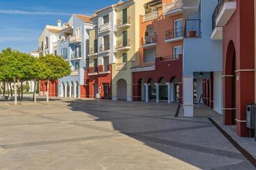 Spacious Villa   Dn32lt