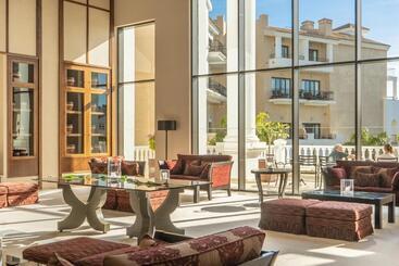 Spacious Villa   Dn32lt