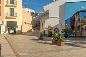 Spacious Villa   Dn32lt