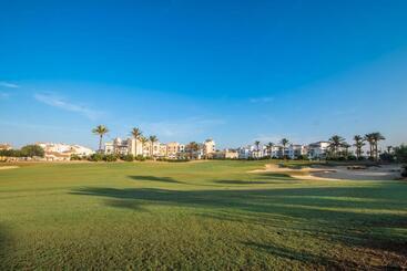 Spacious Villa   Dn32lt