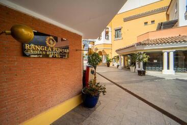 Spacious Villa   Dn32lt