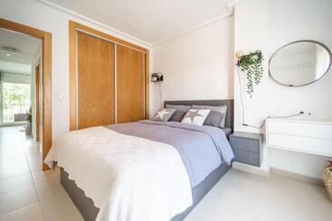 Spectacular And Stylish 2 Bed Aparment   Aa1711lt