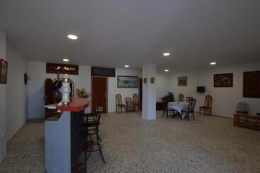 Villa Rosa 10 Personas Montbarbat Costa Brava