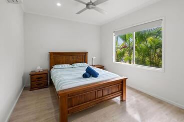 6 Kestrel Place