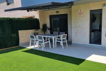 Apartamento Diseño Con Jardín Privado A 100 Metros Del Mar
