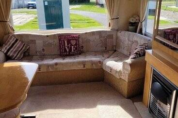 Beautiful 2 Bed Wigwam In Ingoldmells