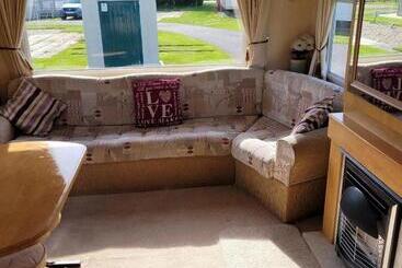 Beautiful 2 Bed Wigwam In Ingoldmells
