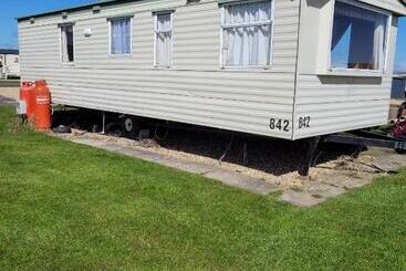 Beautiful 2 Bed Wigwam In Ingoldmells