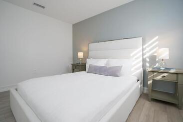 Blue Door Duplex Renovated Parking And Designed