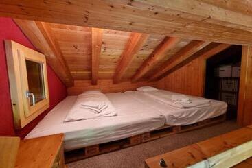 דירות לתיירים Cute Attic Apartment In The Heart Of The Mountains