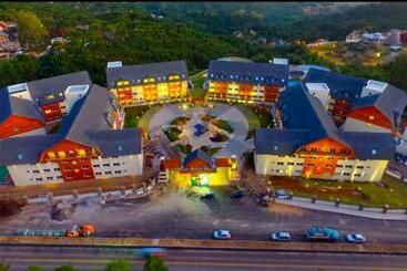 هتل Laghetto Resort Golden Gramado