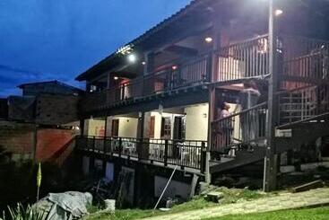 پانسیون Hostal Hollywood Inn Ii