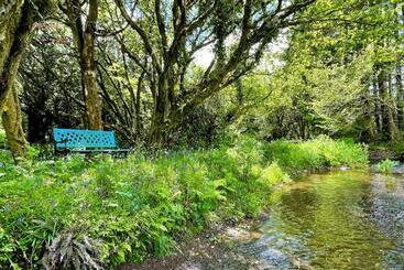 Stepping Stones Glamping ‘the Olive’