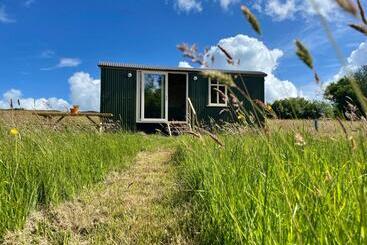 Stepping Stones Glamping ‘the Olive’